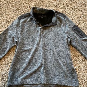 Greg Norman men’s sweater, gently used. Size med